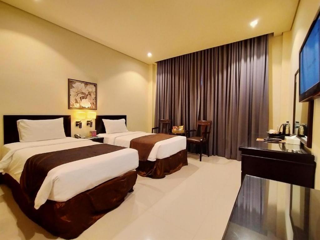 โรงแรมนาริตะ คลาสสิค สุราบายา ภายนอก รูปภาพ